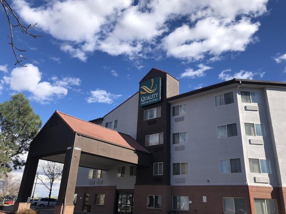 Quality Inn & Suites Denver International Airport Exteriör bild