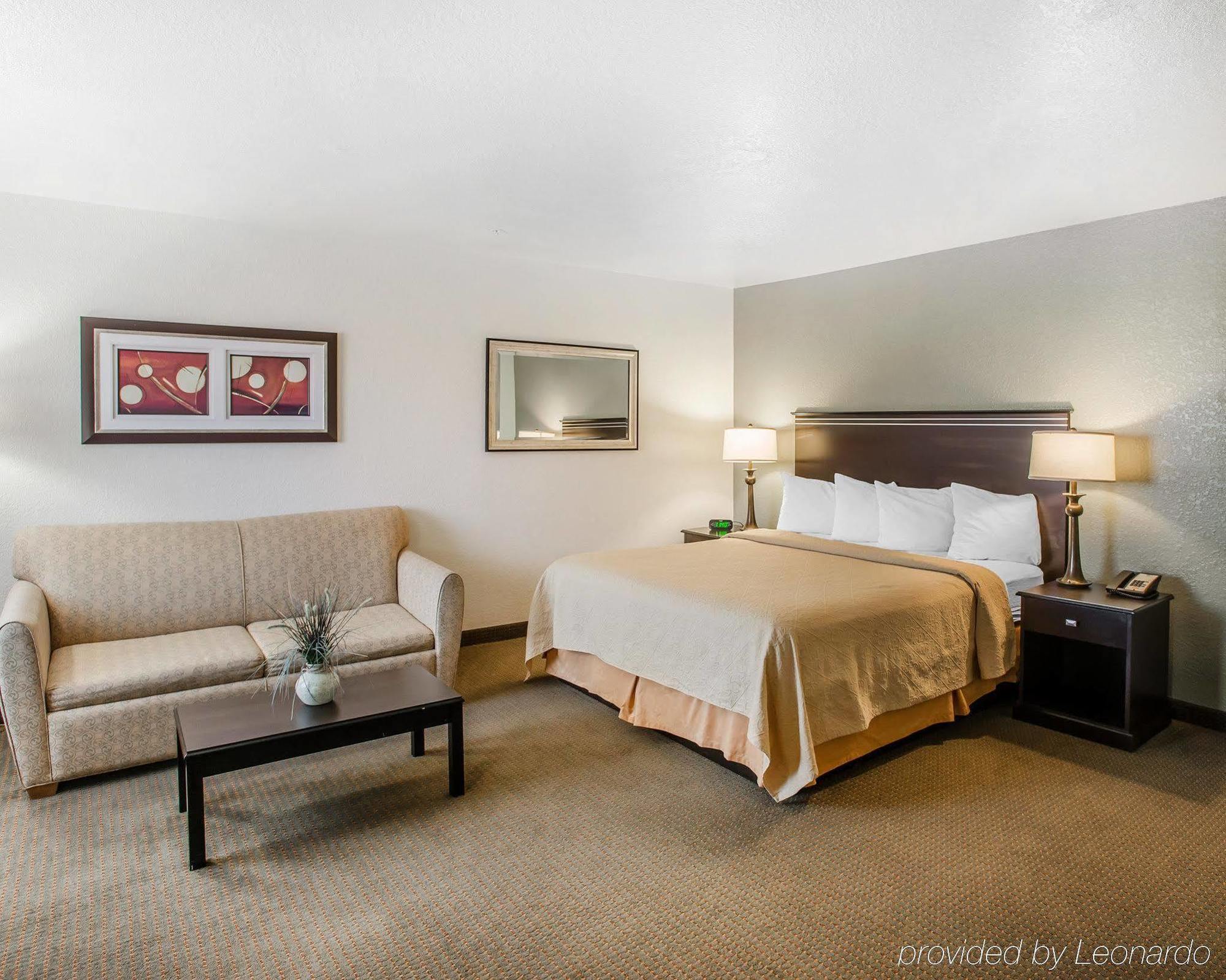 Quality Inn & Suites Denver International Airport Exteriör bild